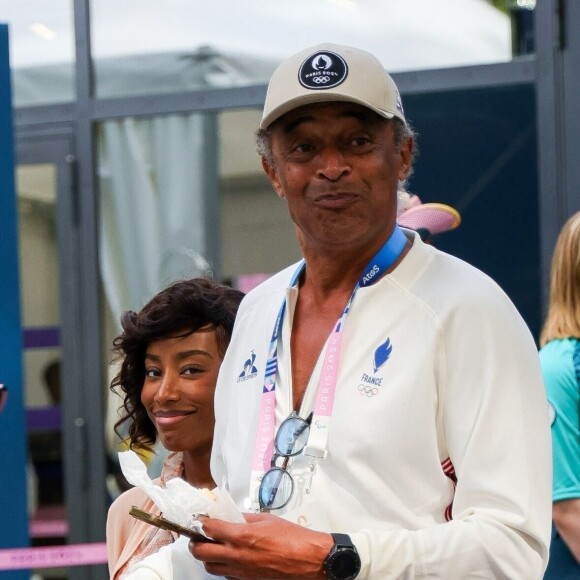 Elle est née quelques heures seulement après l'arrivée de Malika à la maternité
 
Yannick Noah et sa compagne Malika quittent les épreuves de gymnastique lors des Jeux Olympiques de Paris2024 (JO) le 4 aout 2024.