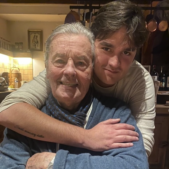 Douchy est le domaine que chérissait Alain Delon et où il repose désormais.
Photo personnelle d'Alain Delon révélée par son plus jeune fils, Alain-Fabien