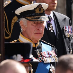 Le roi Charles III d'Angleterre, le prince Harry, duc de Sussex - Sorties du service funéraire à l'Abbaye de Westminster pour les funérailles d'Etat de la reine Elizabeth II d'Angleterre. Le 19 septembre 2022 