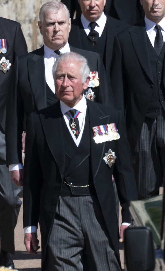 Le prince Charles, prince de Galles, le prince Andrew, duc d'York - Arrivées aux funérailles du prince Philip, duc d'Edimbourg à la chapelle Saint-Georges du château de Windsor, le 17 avril 2021. 