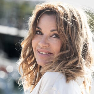 Ingrid Chauvin participe au photocall Demain nous appartient lors du 26e Festival de la fiction de La Rochelle, le 15 septembre 2024 à La Rochelle, France.