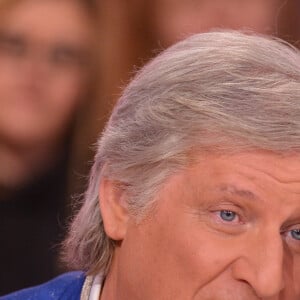 "À ce moment-là, il était malheureux" souligne l'animateur au sujet de Coluche.
Patrick Sebastien dans Vivement Dimanche - Max Colin/ABACAPRESS.COM