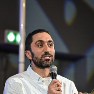 Et il s'est également rapidement imposé comme l'un des médecins les plus célèbres du paysage audiovisuel français.
Jimmy Mohamed, en octobre 2024