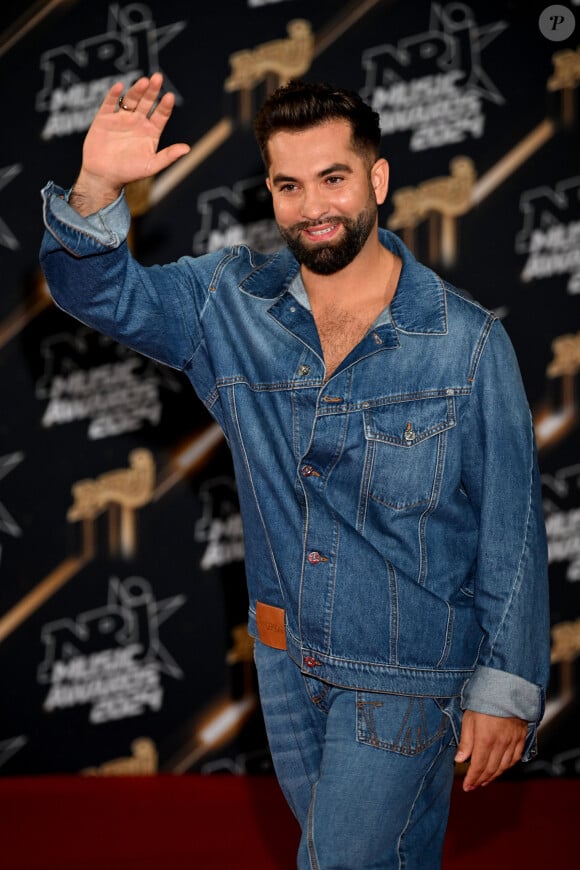 Installé en Essonne avec sa compagne Soraya, Kendji Girac a radicalement changé de mode de vie pour offrir de la stabilité à sa fille
Kendji Girac au photocall de la 26ème édition des NRJ Music Awards à Cannes, le 1er novembre 2024. © Bebert-Guignebourg/Bestimage