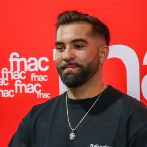 Exclusif - Kendji Girac en séance de dédicaces à l'occasion de la sortie de son nouvel album ''Vivre'' à la FNAC Croix-Blanche de Sainte-Geneviève-des-Bois, France, le vendredi 4 octobre 2024. 