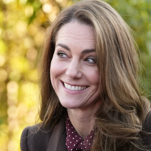 "William est très désireux qu'elle fasse son retour, mais cela ne signifie pas nécessairement que nous allons la voir enchaîner les engagements les uns après les autres..." 
Catherine (Kate) Middleton, princesse de Galles, visite le centre communautaire de Southport pour rencontrer les familles des personnes prises dans l'attaque au couteau de Southport plus tôt cette année, à Southport, Merseyside, Royaume-Uni, le 10 octobre 2024. © Danny Lawson/WPA-Pool/Bestimage 