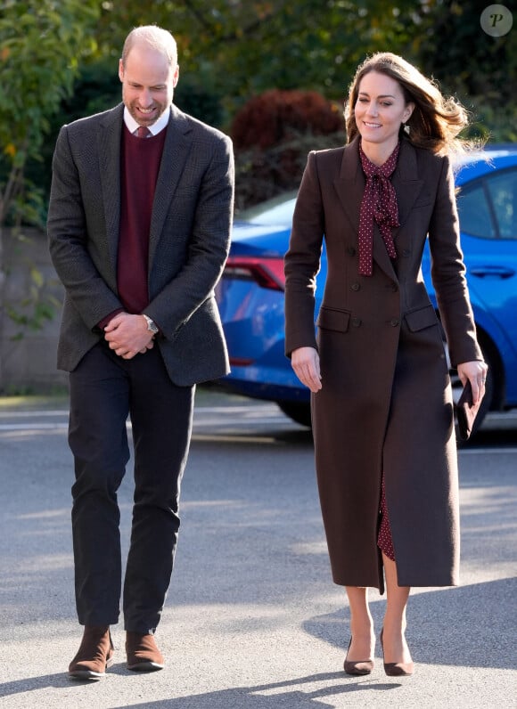 Le prince William, prince de Galles, et Catherine (Kate) Middleton, princesse de Galles, visitent le centre communautaire de Southport pour rencontrer les familles des personnes prises dans l'attaque au couteau de Southport plus tôt cette année, à Southport, Merseyside, Royaume-Uni, le 10 octobre 2024. © Danny Lawson/WPA-Pool/Bestimage 