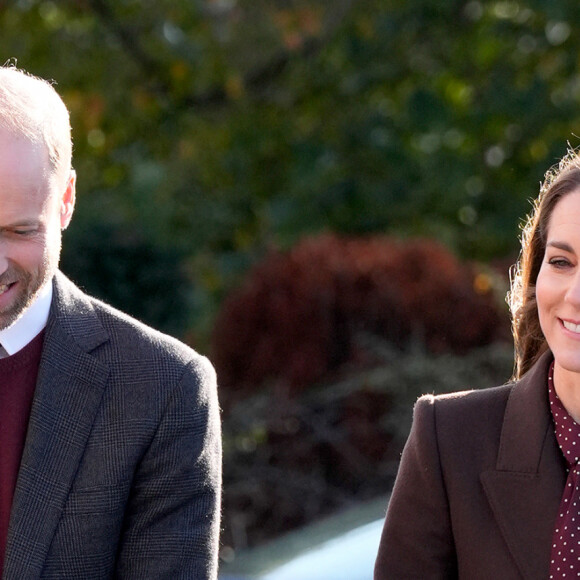 Le prince William, prince de Galles, et Catherine (Kate) Middleton, princesse de Galles, visitent le centre communautaire de Southport pour rencontrer les familles des personnes prises dans l'attaque au couteau de Southport plus tôt cette année, à Southport, Merseyside, Royaume-Uni, le 10 octobre 2024. © Danny Lawson/WPA-Pool/Bestimage 