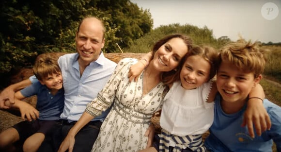 Kate Middleton en a fini avec la chimiothérapie et annonce dans une vidéo publiées sur les réseaux sociaux le 9 septembre 2024 qu'elle reprend ses activités. Traitée pour un cancer dont elle n'a pas dévoilé la nature, la princesse de Galles a publié une vidéo où on la voit notamment entourée du prince William et de leurs enfants, le prince George, la princesse Charlotte et le prince Louis. © Prince and Princess of Wales Instagram via Bestimage 