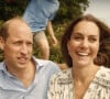 Une tournée avec le prince William serait même en pourparlers, l'Italie sonnant comme un bon compromis puisque pas loin du Royaume-Uni
Kate Middleton en a fini avec la chimiothérapie et annonce dans une vidéo publiées sur les réseaux sociaux le 9 septembre 2024 qu'elle reprend ses activités. Traitée pour un cancer dont elle n'a pas dévoilé la nature, la princesse de Galles a publié une vidéo où on la voit notamment entourée du prince William et de leurs enfants, le prince George, la princesse Charlotte et le prince Louis. © Prince and Princess of Wales Instagram via Bestimage 