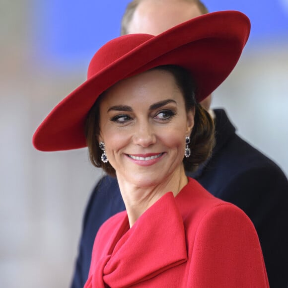 Mais la raison restera le moteur de ces déplacements : "Elle se concentrera sur des événements plus marquants. Elle reviendra par étape et fera des choses qui ont beaucoup d'importance pour elle"
Catherine (Kate) Middleton, princesse de Galles - Cérémonie de bienvenue du président de la Corée du Sud et de sa femme à Horse Guards Parade à Londres, le 21 novembre 2023. 