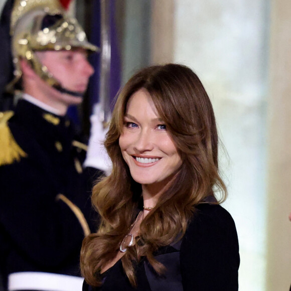 Carla Bruni-Sarkozy lors de l'accueil par le couple présidentiel français du président du Kazakhstan au palais de l'Elysée à Paris pour un dîner d'état le 5 novembre 2024. © Dominique Jacovides / Bestimage