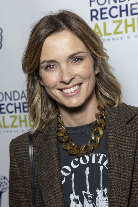 Isabelle Ithurburu au photocall du concert du gala des 20 ans de la fondation Recherche Alzheimer "2 générations chantent pour la 3ème" à l'Olympia à Paris le 18 mars 2024. © Cyril Moreau / Bestimage