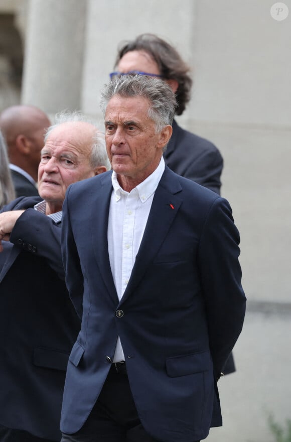 Gérard Holtz - Obsèques de P.Laffont dans la salle de la Coupole du cimetière du Père-Lachaise à Paris, le 23 août 2024. L'animateur de télévision est décédé le 7 août 2024 à l'âge de 84 ans. © Dominique Jacovides / Bestimage