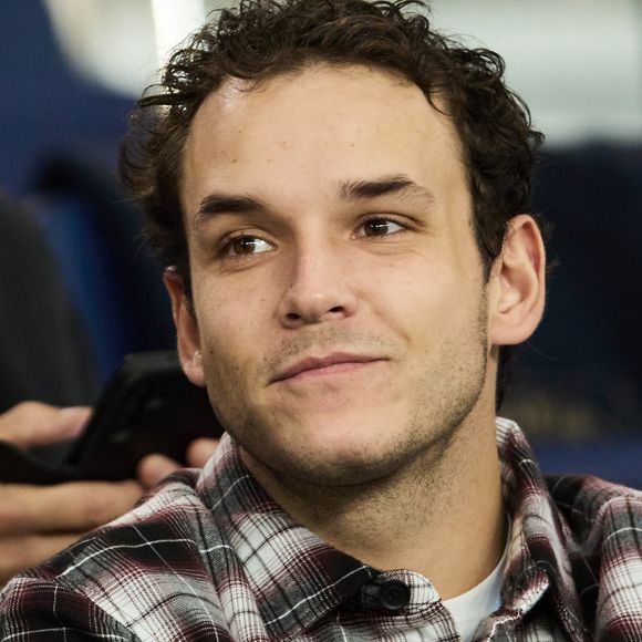 Théo Curin - Célébrités assistent au match de Ligue des champions entre le PSG et l'Atlético de Madrid au Parc des Princes à Paris le 6 novembre 2024. © Cyril Moreau/Bestimage