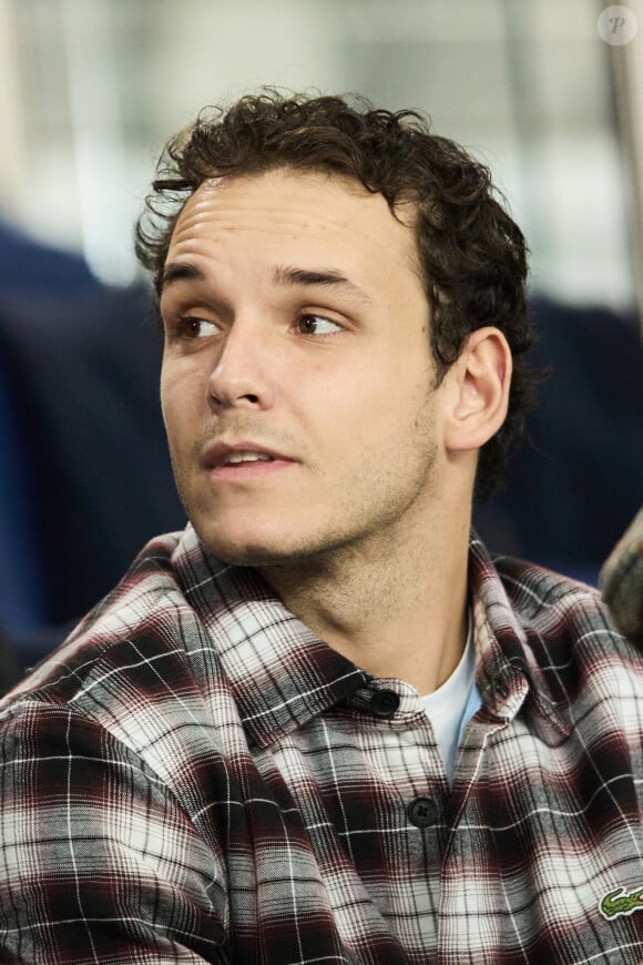 Théo Curin - Célébrités assistent au match de Ligue des champions entre le PSG et l'Atlético de Madrid au Parc des Princes à Paris le 6 novembre 2024. © Cyril Moreau/Bestimage