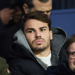 Gaël Fickou, Antoine Dupont - Célébrités assistent au match de Ligue des champions entre le PSG et l'Atlético de Madrid au Parc des Princes à Paris le 6 novembre 2024. © Cyril Moreau/Bestimage