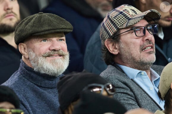 Philippe Etchebest et Paul Pairet - Célébrités assistent au match de Ligue des champions entre le PSG et l'Atlético de Madrid au Parc des Princes à Paris le 6 novembre 2024. © Cyril Moreau/Bestimage