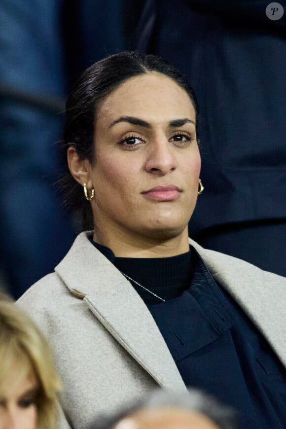 La boxeuse algérienne, Imane Khelif - Célébrités assistent au match de Ligue des champions entre le PSG et l'Atlético de Madrid au Parc des Princes à Paris le 6 novembre 2024. © Cyril Moreau/Bestimage