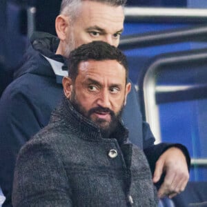 Cyril Hanouna - Célébrités assistent au match de Ligue des champions entre le PSG et l'Atlético de Madrid au Parc des Princes à Paris le 6 novembre 2024. © Cyril Moreau/Bestimage