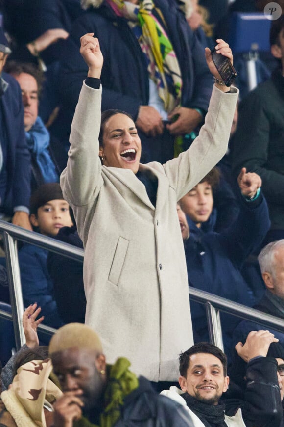 La championne olympique algérienne de boxe était survoltée en tribune présidentielle

La boxeuse algérienne, Imane Khelif - Célébrités assistent au match de Ligue des champions entre le PSG et l'Atlético de Madrid au Parc des Princes à Paris le 6 novembre 2024. © Cyril Moreau/Bestimage