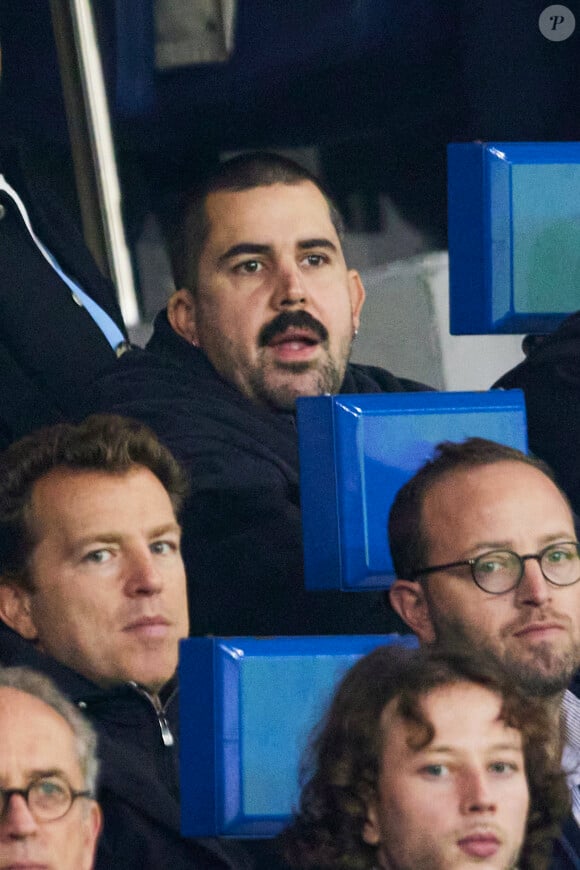 Artus - Célébrités assistent au match de Ligue des champions entre le PSG et l'Atlético de Madrid au Parc des Princes à Paris le 6 novembre 2024. © Cyril Moreau/Bestimage