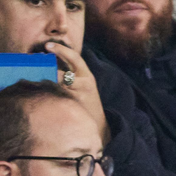 Artus - Célébrités assistent au match de Ligue des champions entre le PSG et l'Atlético de Madrid au Parc des Princes à Paris le 6 novembre 2024. © Cyril Moreau/Bestimage