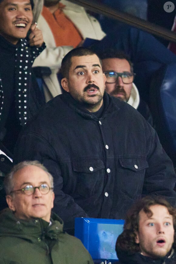 Artus - Célébrités assistent au match de Ligue des champions entre le PSG et l'Atlético de Madrid au Parc des Princes à Paris le 6 novembre 2024. © Cyril Moreau/Bestimage