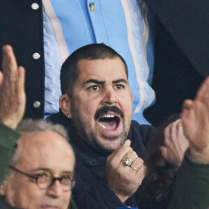 Artus - Célébrités assistent au match de Ligue des champions entre le PSG et l'Atlético de Madrid au Parc des Princes à Paris le 6 novembre 2024. © Cyril Moreau/Bestimage