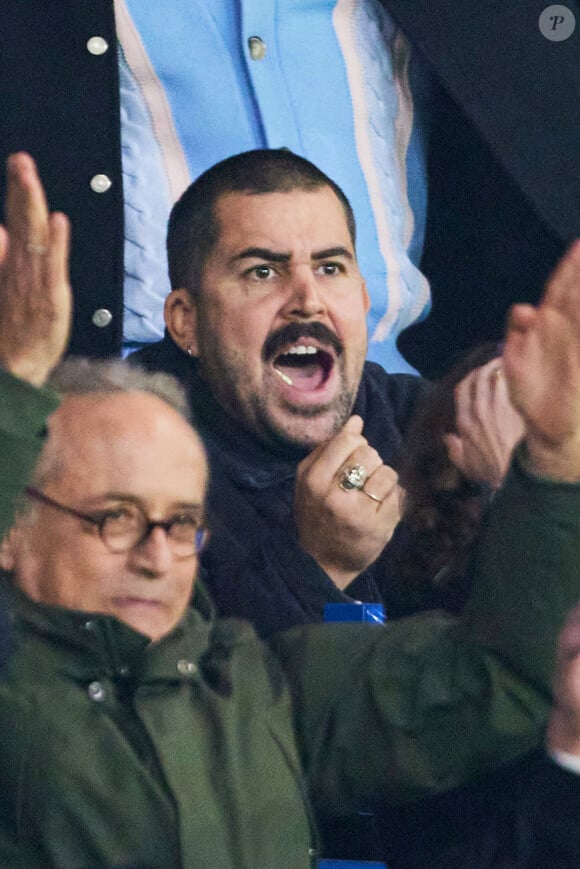 Artus - Célébrités assistent au match de Ligue des champions entre le PSG et l'Atlético de Madrid au Parc des Princes à Paris le 6 novembre 2024. © Cyril Moreau/Bestimage