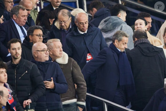 Francis Szpiner, Nicolas Sarkozy - Célébrités assistent au match de Ligue des champions entre le PSG et l'Atlético de Madrid au Parc des Princes à Paris le 6 novembre 2024. © Cyril Moreau/Bestimage