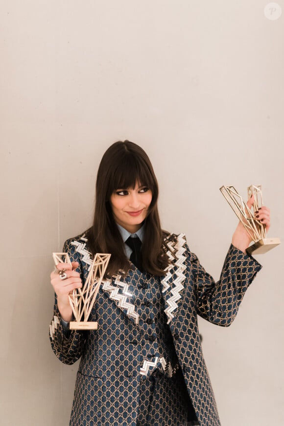 Exclusif - Clara Luciani (Artiste féminine de l'année et Album de l'année pour "Coeur") en backstage lors la 37ème cérémonie des Victoires de la musique à la Seine musicale de Boulogne-Billancourt, le 11 février 2022. © Tiziano Da Silva / Cyril Moreau / Bestimage 