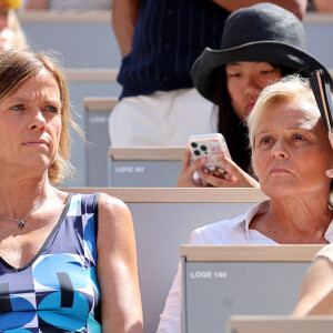 Découvrez ce qu'elle refuse de faire 
Anne Le Nen et sa femme Muriel Robin- Célébrités assistent à la victoire de Novak Djokovic face à Carlos Alcaraz lors de la finale de tennis des Jeux Olympiques de Paris 2024 (JO) sur le cour Philippe Chatrier à Roland Garros, à Paris, France, le 4 Aout 2024. © Jacovides-Perusseau/Bestimage 