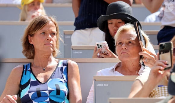 Découvrez ce qu'elle refuse de faire 
Anne Le Nen et sa femme Muriel Robin- Célébrités assistent à la victoire de Novak Djokovic face à Carlos Alcaraz lors de la finale de tennis des Jeux Olympiques de Paris 2024 (JO) sur le cour Philippe Chatrier à Roland Garros, à Paris, France, le 4 Aout 2024. © Jacovides-Perusseau/Bestimage 