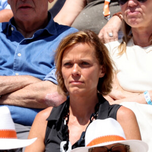 Muriel Robin et sa femme Anne Le Nen - Célébrités dans les tribunes des Internationaux de France de tennis de Roland Garros 2024 à Paris le 7 juin 2024. © Jacovides-Moreau/Bestimage 