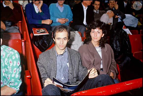 La première est l'une des enfants de Jean-Jacques Goldman et de Catherine Morlet
Jean-Jacques Goldman et son ex-femme Catherine à Bercy en 1990