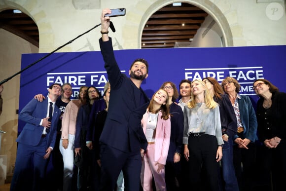 Ophélie Meunier, Agathe Auproux, Christophe Beaugrand, Anne Genetet, Miel Abitbol, Zoé Clauzure - G.Attal lance sa fondation "Faire Face", contre le harcèlement scolaire, au Philanthro-Lab à Paris, le 6 novembre 2024. A cette occasion, l'ancien Premier ministre était entouré d'Ophélie Meunier, Béatrice Le Blay, dont le fils Nicolas s'est suicidé en septembre 2023, Elian Potier, ancienne victime, la ministre de l'Éducation Anne Genetet. © Dominique Jacovides / Bestimage