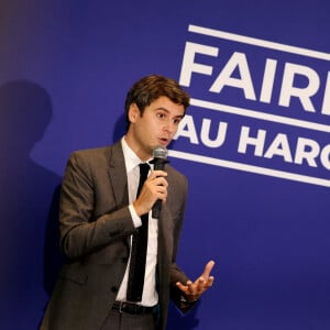 Gabriel Attal - G.Attal lance sa fondation "Faire Face", contre le harcèlement scolaire, au Philanthro-Lab à Paris, le 6 novembre 2024. A cette occasion, l'ancien Premier ministre était entouré d'Ophélie Meunier, Béatrice Le Blay, dont le fils Nicolas s'est suicidé en septembre 2023, Elian Potier, ancienne victime, la ministre de l'Éducation Anne Genetet. © Dominique Jacovides / Bestimage