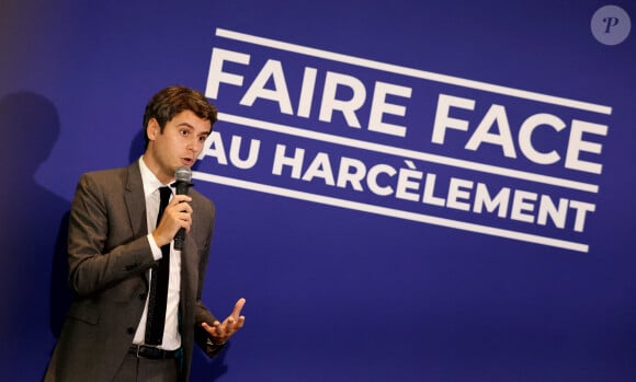 Gabriel Attal - G.Attal lance sa fondation "Faire Face", contre le harcèlement scolaire, au Philanthro-Lab à Paris, le 6 novembre 2024. A cette occasion, l'ancien Premier ministre était entouré d'Ophélie Meunier, Béatrice Le Blay, dont le fils Nicolas s'est suicidé en septembre 2023, Elian Potier, ancienne victime, la ministre de l'Éducation Anne Genetet. © Dominique Jacovides / Bestimage