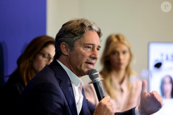 Laurent Solly - G.Attal lance sa fondation "Faire Face", contre le harcèlement scolaire, au Philanthro-Lab à Paris, le 6 novembre 2024. A cette occasion, l'ancien Premier ministre était entouré d'Ophélie Meunier, Béatrice Le Blay, dont le fils Nicolas s'est suicidé en septembre 2023, Elian Potier, ancienne victime, la ministre de l'Éducation Anne Genetet. © Dominique Jacovides / Bestimage