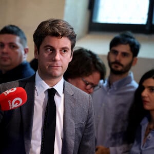 Gabriel Attal - G.Attal lance sa fondation "Faire Face", contre le harcèlement scolaire, au Philanthro-Lab à Paris, le 6 novembre 2024. A cette occasion, l'ancien Premier ministre était entouré d'Ophélie Meunier, Béatrice Le Blay, dont le fils Nicolas s'est suicidé en septembre 2023, Elian Potier, ancienne victime, la ministre de l'Éducation Anne Genetet. © Dominique Jacovides / Bestimage