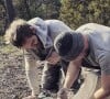 On peut aussi découvrir de nombreuses images de sa maison en briques et de l'imposante cheminée en pierres de Beaucaire et de Fontvielle présente dans son intérieur
Jonathan Cardonnel, Instagram