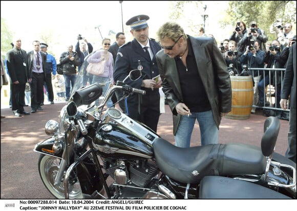 Exclusif - Johnny Hallyday sur sa moto Harley Davidson (archive)