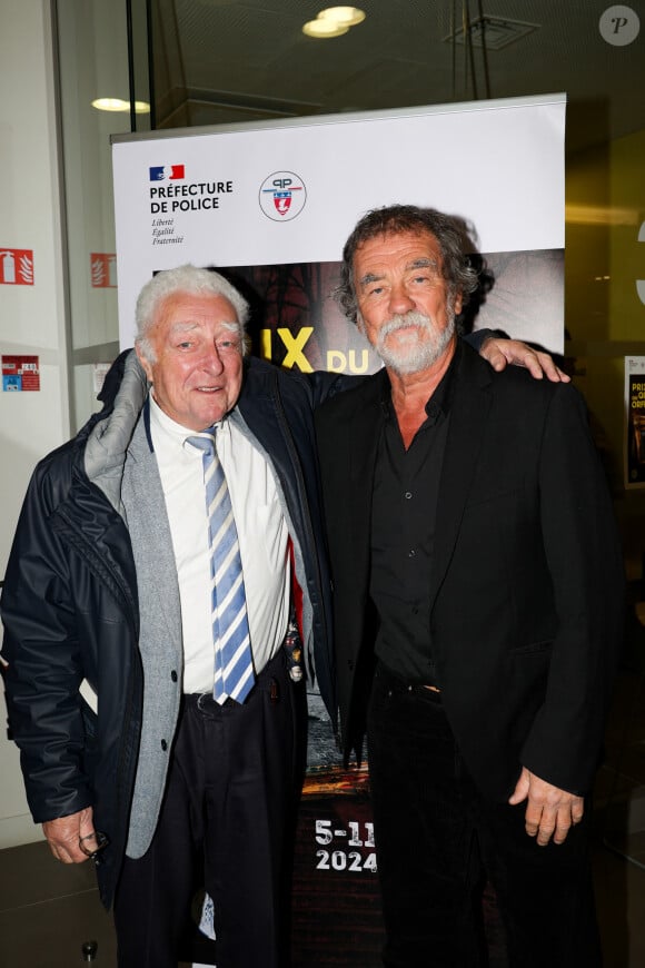 Exclusif - Jean-Marc Bloch, ancien patron de la BRI et directeur de la PJ de Versailles, chroniqueur dans l'émission Non Elucidé et Olivier Marchal, le parrain de l'édition 2025 lors de la remise du prix du Quai des Orfèvres au 36 à Paris, siège de la police judiciaire le 5 novembre 2024. © Didier Sabardin / Bestimage