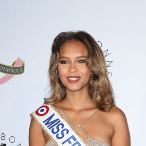 Indira Ampiot (Miss France 2023) - Photocall du 4ème gala de charité de l'association "Les Bonnes Fées" à l'occasion de la campagne mondiale "Octobre Rose" à l'hôtel Peninsula, Paris le 5 octobre 2023. © Coadic Guirec/Bestimage