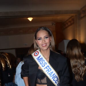 Indira Ampiot (Miss France 2023) lors du "Etam Show 2023" au club "Le Palace" lors de la Fashion Week de Paris (PFW), le 26 septembre 2023. © Rachid Bellak/Bestimage