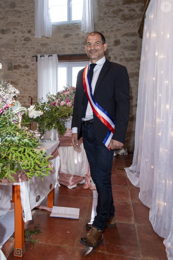 Exclusif - Marc Lievremont joue le rôle d'un maire pour le tournage d'un court-métrage pour la Fondation "Action Enfance" , à La Chapelle-Gauthier le 26/02/2021. © Pierre Perusseau / Bestimage