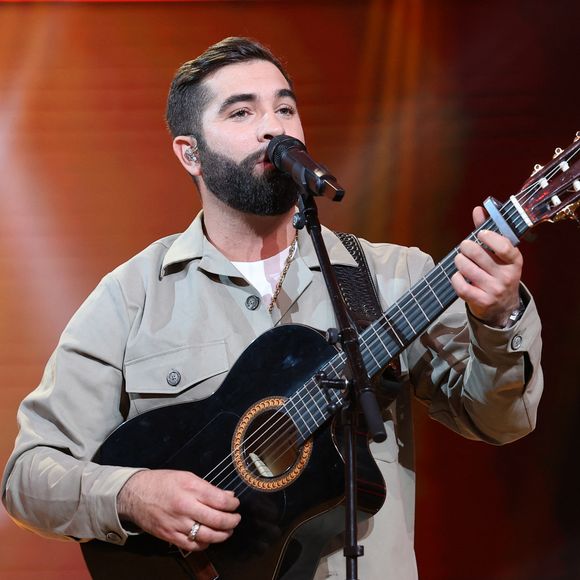 Au début de leur relation
Kendji Girac - Les personnalités se mobilisent lors de la 37ème édition du Téléthon sur le plateau de France 2, avec pour parrain Vianney. Cette année, 80,6 millions de dons ont été promis. Le 9 décembre 2023. © Coadic Guirec / Bestimage