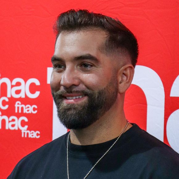 Exclusif - Kendji Girac en séance de dédicaces à l'occasion de la sortie de son nouvel album ''Vivre'' à la FNAC Croix-Blanche de Sainte-Geneviève-des-Bois, France, le vendredi 4 octobre 2024. 