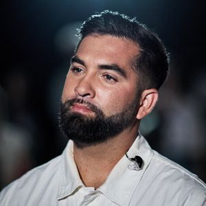 Kendji Girac amoureux de Soraya depuis 10 ans 
Exclusif - Kendji Girac - Backstage - Enregistrement de l'émission "Avec Florent, tout le monde ELA" à La Seine Musicale à Paris. © Cyril Moreau-Dominique Jacovides / Bestimage
